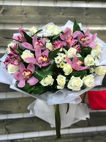 Букет цветов из: Розы и Хризантемы в Пронске