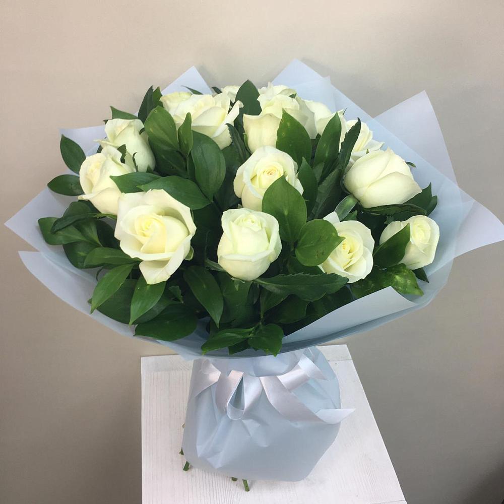 Букет 15 Белых роз Проуд в Пронске