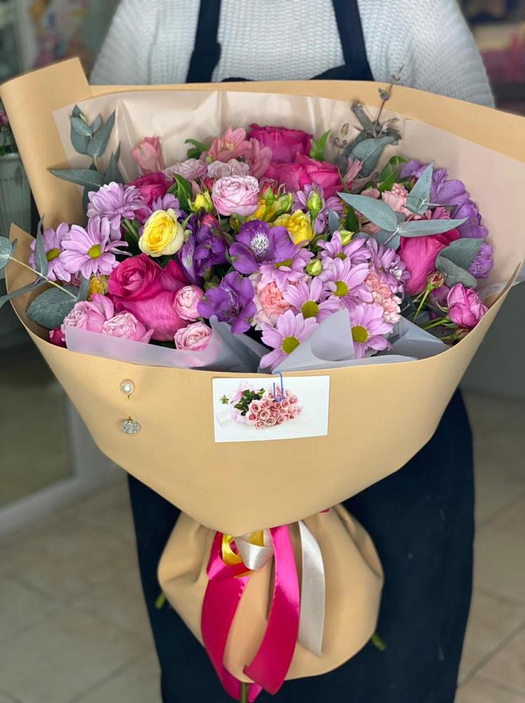 Букет цветов из: Хризантемы, Гвоздики и Альстромерии в Пронске