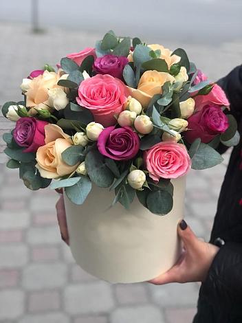 Цветочная композиция из Розы в шляпной коробке в Пронске