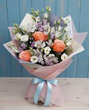 Букет цветов из:  Лизиантусы, Розы, Альстромерии и Гипсофила в Пронске