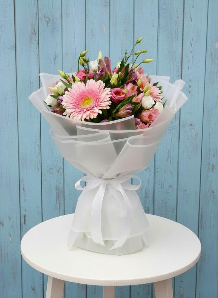 Букет цветов из: Герберы, Альстромерии и Лизиантусы в Пронске