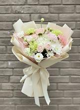 Букет цветов из:  Гвоздики, Розы, Лизиантусы и Хризантемы #REPLACE_PRED# Пронске