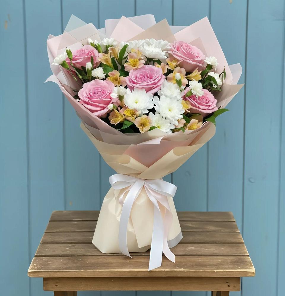 Букет цветов из: Гвоздики, Орхидеи и Розы в Пронске