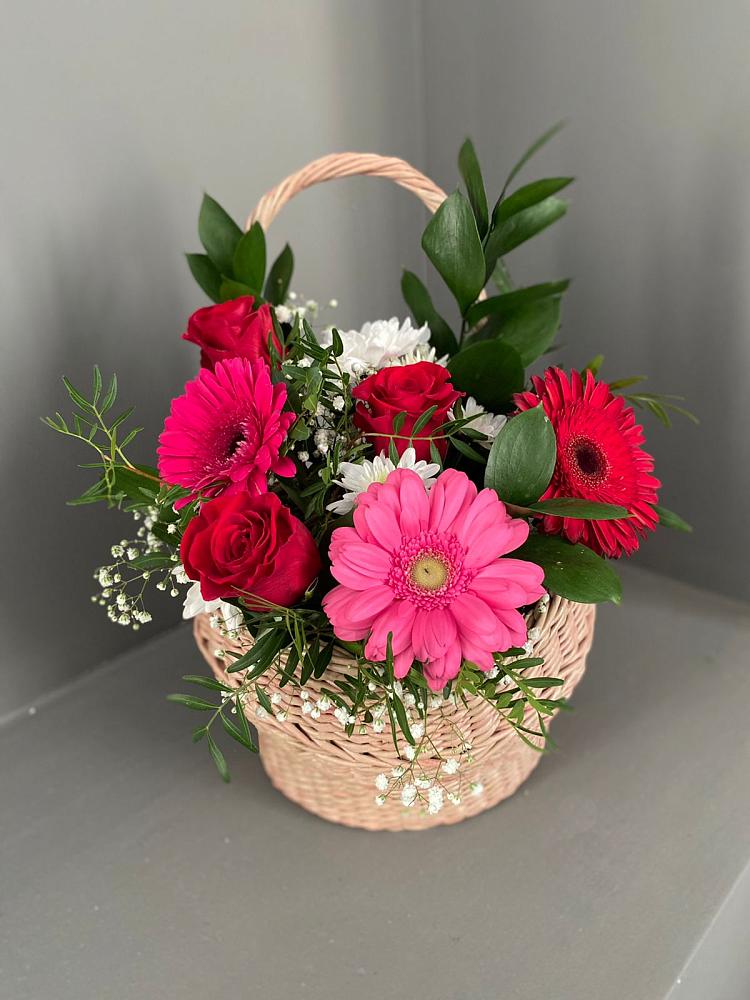 Цветочная композиция из Розы, Хризантемы и Герберы в корзине в Пронске