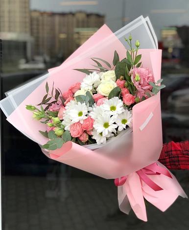 Букет цветов из: Розы, Лизиантусы и Хризантемы в Пронске