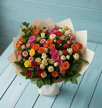 Букет Микс из разноцветных кустовых роз в Пронске