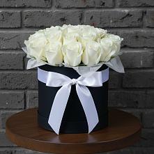 Цветочная композиция из Розы в шляпной коробке в Пронске